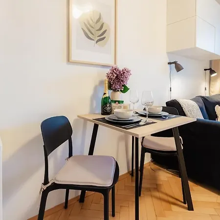 Bnb Sunny Balcony Studio Bratislava Πανδοχείο