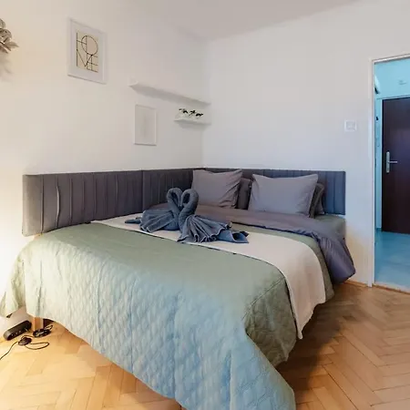 Penzion Bnb Sunny Balcony Studio Bratislava *