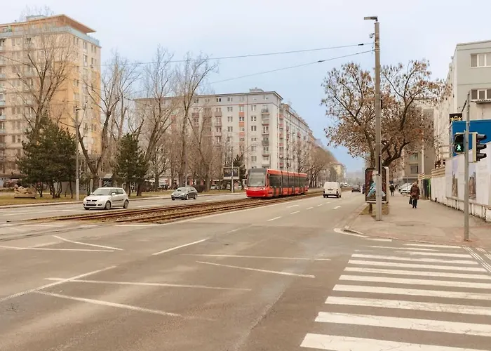 Bnb Sunny Balcony Studio Bratislava Πανδοχείο Μπρατισλάβα